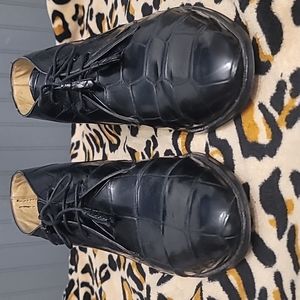 Stewart's Black aligator shoes